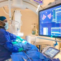 مُحافظ جدة يستقبل السفير البريطاني لدى المملكة