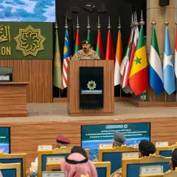 وزير الاتصالات يجتمع برواد الأعمال في غرفة نجران ويشيد بالمشاريع الفائزة بتحديات الهاكاثون التقني