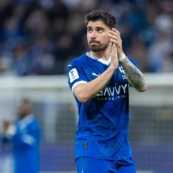 رئيس الاتحاد السعودي للسيارات والدراجات النارية يكرم مجموعة stc الراعي الرئيسي لجائزة السعودية الكبرى للفورمولا 1