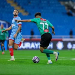 الأهلي يهزم الاتفاق برباعية ويضغط على صدارة الدوري