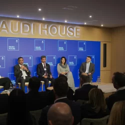 رئيس الاتحاد السويسري يجتمع مع وزير الاستثمار ووزير الصناعة والثروة المعدنية ووزير الاقتصاد والتخطيط