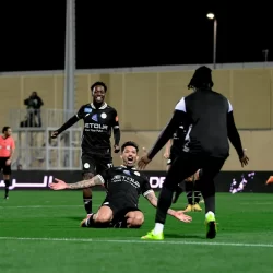 التعادل يحسم قمة القادسية والهلال 2-2 في دوري روشن