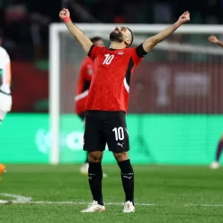 الأهلي يعود بالنقاط الثلاث من ملعب الأخدود