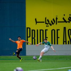 ثنائية كينيونيس تقود القادسية لفوز مثير على الأخدود