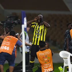 الهلال يحسم ديربي الشباب بخماسية مثيرة ويواصل مطاردة الصدارة