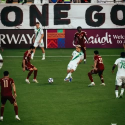 محافظ البنك المركزي: تثبيت ربط الريال بالدولار حافظ على استقرار الأسعار محليًّا