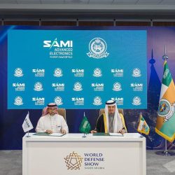 النفط يستقرّ بارتفاع العقود الآجلة للخام