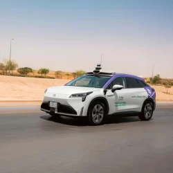 سمو ولي العهد يلتقي أمير دولة قطر