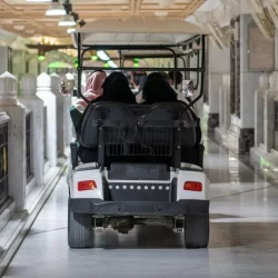 وزير النقل والخدمات اللوجستية يتفقد حركة السفر والخطط التشغيلية في مطار الملك عبدالعزيز الدولي بجدة