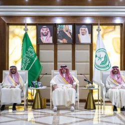 خادم الحرمين الشريفين يهنئ المواطنين والمقيمين بعيد الفطر ..  ويدعو بدوام الأمن والاستقرار