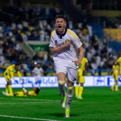الهلال يفوز على الفتح بهدف سافيتش ويواصل مطاردة النصر