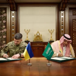 سمو وزير الخارجية يلتقي وزير خارجية الهند