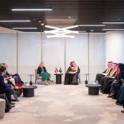 سمو وزير الطاقة يلتقي وزيرة الشؤون الأوروبية والدولية لجمهورية النمسا