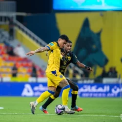 القادسية يكتسح الرياض برباعية ويواصل مطاردة الكبار