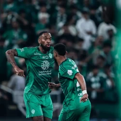 الهلال يمطر شباك الخلود بسداسية ويواصل مطاردة الصدارة