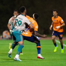 رئيس الوزراء البريطاني يصل إلى جدة