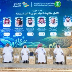 نائب أمير منطقة مكة  يتفقد مركز استقبال وتوجيه الحجاج بالنوارية ويزور المسجد الحرام