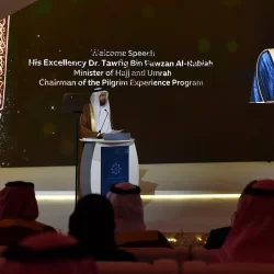 وزير الاتصالات وتقنية المعلومات يطّلع على جاهزية موبايلي الرقمية لخدمة ضيوف الرحمن