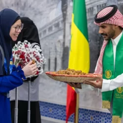 محمد وزوجته.. حكاية 20 عامًا تلبس الحلم ثوب الإحرام عبر مبادرة طريق مكة