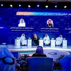 رسائل صوتية من مكة إلى العالم.. تختصر مشاعر اللحظة الأولى في المسجد الحرام