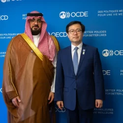 العلم السعودي يرفرف في سماء حديقة ناوان العامة بالمخواة