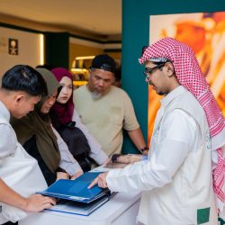 وزير الاقتصاد والتخطيط يجتمع مع وزير المالية والشؤون الاقتصادية في جمهورية آيسلندا