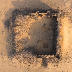سمو ولي العهد يُجري اتصالًا هاتفيًا بملك البحرين