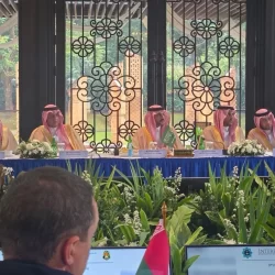 وزير الاتصالات وتقنية المعلومات يجتمع في هونغ كونغ مع كبرى الشركات العالمية لتعزيز الشراكات