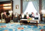 الأمير حسام بن سعود يستقبل رئيس نادي الباحة الأدبي