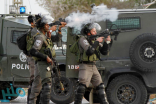 جيش الاحتلال يعتقل ثلاثة فلسطينيين بينهم فتى من محافظة الخليل
