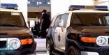 القبض على مقيمين ارتكبا جريمة سرقة من داخل مركبتين في نجران