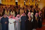 أمير الرياض يؤدي صلاة الميت على الأمير بدر بن محمد بن عبدالرحمن