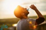 6 أطعمة ومشروبات شائعة تسبب الجفاف