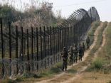 القوات الهندية والباكستانية تتبادلان إطلاق النار عبر الخط الفاصل في كشمير