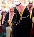 أمير الرياض يؤدي صلاة الميت على الأمير عبدالله بن فيصل