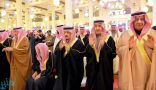 أمير الرياض يؤدي صلاة الميت على الأمير فيصل بن بدر