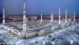 25 ألف سجادة تُفرش في المسجد النبوي وسطحه وساحاته