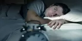 عدم النوم لساعات كافية يرفع خطر الإصابة بمرض خطير