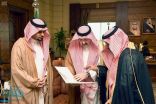 محافظ جدة يتسلّم تقريرين للبرنامج التدريبي لتوطين الوظائف