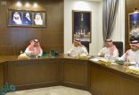 الأمير بدر بن سلطان يرأس اجتماعًا لاستعراض مشاريع وزارة الإسكان بمكة