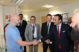 سفير خادم الحرمين لدى بريطانيا يزور المرضى السعوديين في مستشفى بلندن