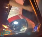 فيديو لشخص يقوم بحركة غير لائقة تجاه قائدة مركبة برفقة أطفالها تثير استنكار مواقع التواصل