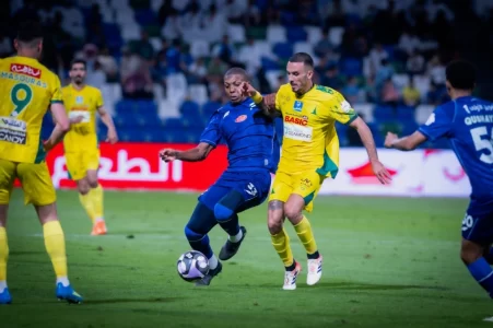 الفتح يتفوق على الخليج ويُفسد الظهور الأول لبويت