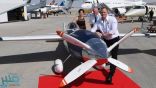 “دبي للطيران” يعرض أول طائرة سباق كهربائية