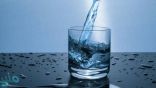 شرب الماء صباحا على معدة خاوية.. ماذا يفعل بجسمك؟