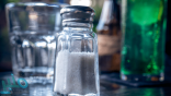 10 علامات على أنك تتناول الملح بشكل يهدد صحتك
