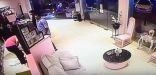 فيديو .. تركها في وضع التشغيل فسرقت من أمام محل في الخبر