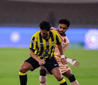الاتحاد يتعثر بالتعادل السلبي أمام الخلود في دوري روشن