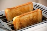 “التحميص المفرط” للخبز قد يسبب “السرطان”