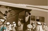 شاهد.. صور المؤسس مع أولى طائرات المملكة تزين المطار الجديد في جدة